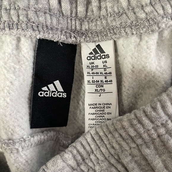Adidas joggers grey size XL - Picture 2 of 3